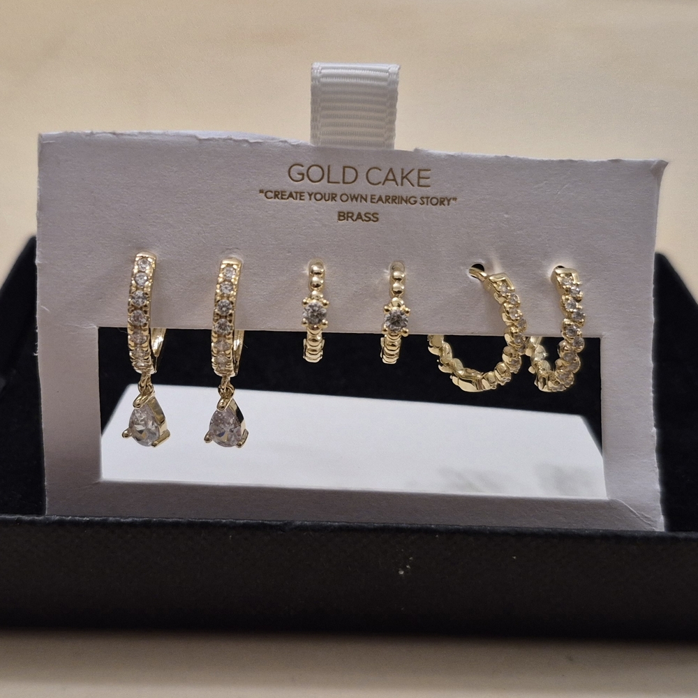 Gold Cake Women's Gold Earrings Set
